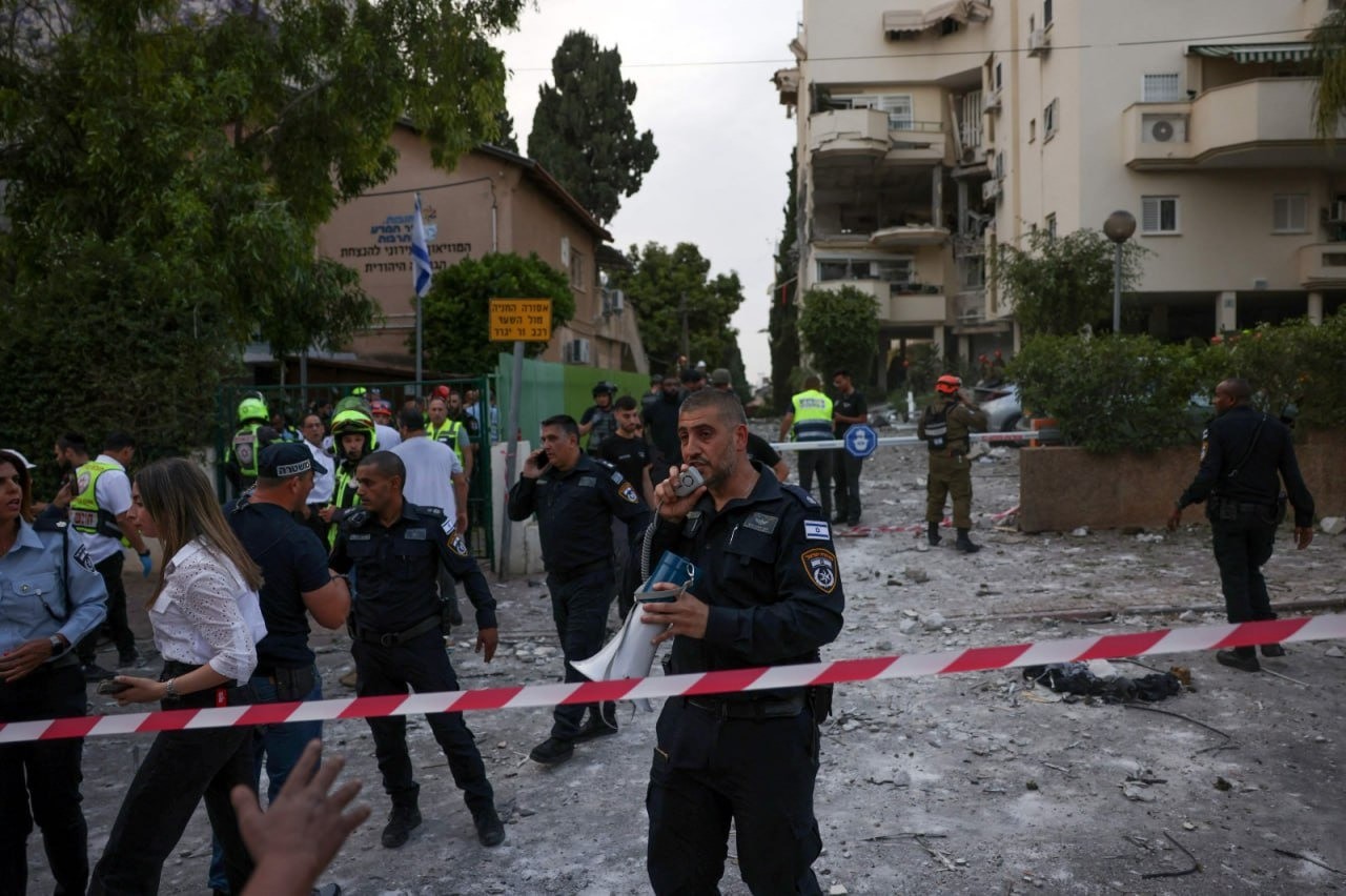 أثار الدمار الذي خلفته صواريخ المقاومة في تل أبيب ومستوطنات غلاف غزة 6.jpg