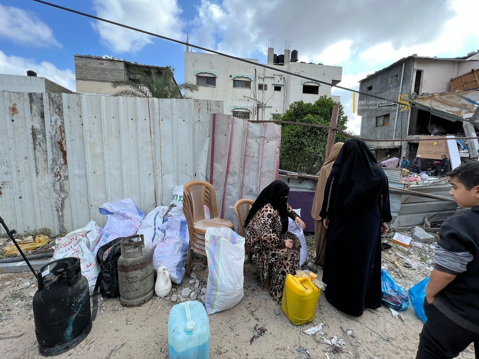 آثار الدمار في منزل عائلة ياسين في حي الزيتون شرق غزة 4.jpg