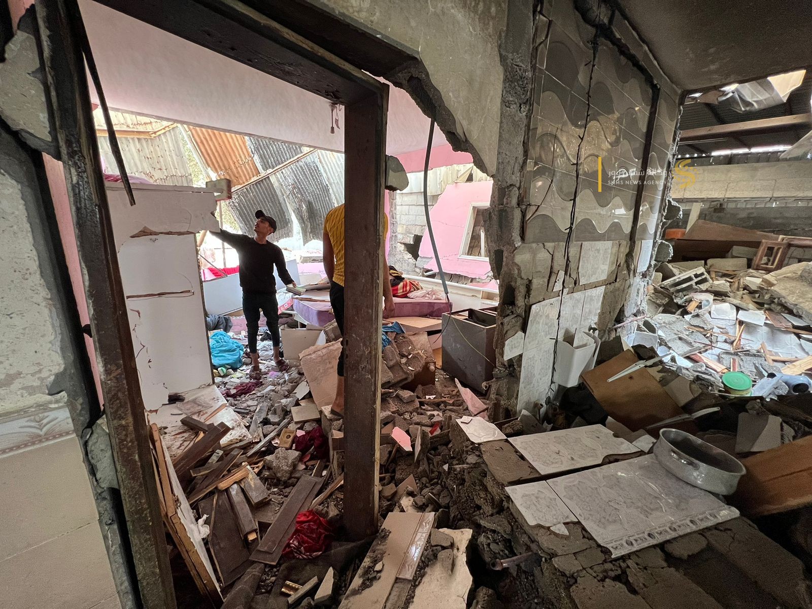 آثار الدمار في منزل عائلة ياسين في حي الزيتون شرق غزة 14.jpg