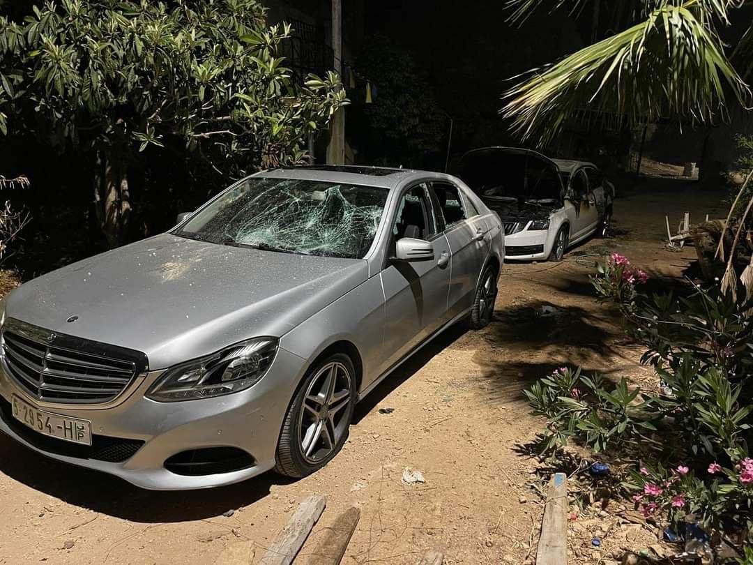 مستوطنون يحرقون مركبات في نابلس.jpg