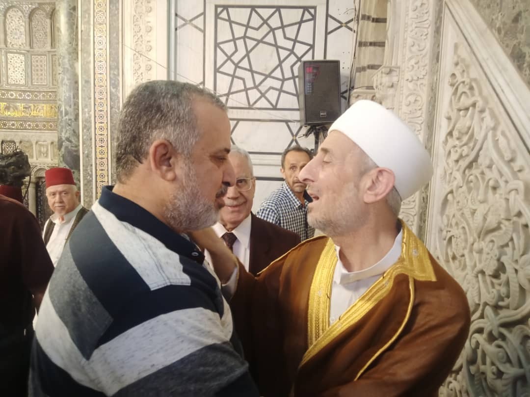 وفد من المكتب السياسي للجهاد يلتقي بالدكتور البوطي في المسجد الأموي عقب خطبة الجمعة 1.jfif