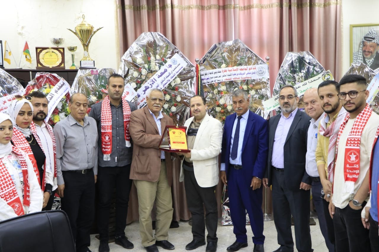 الجبهة الديمقراطية تزور رئيس جامعة الأقصى بغزة 2.jpg