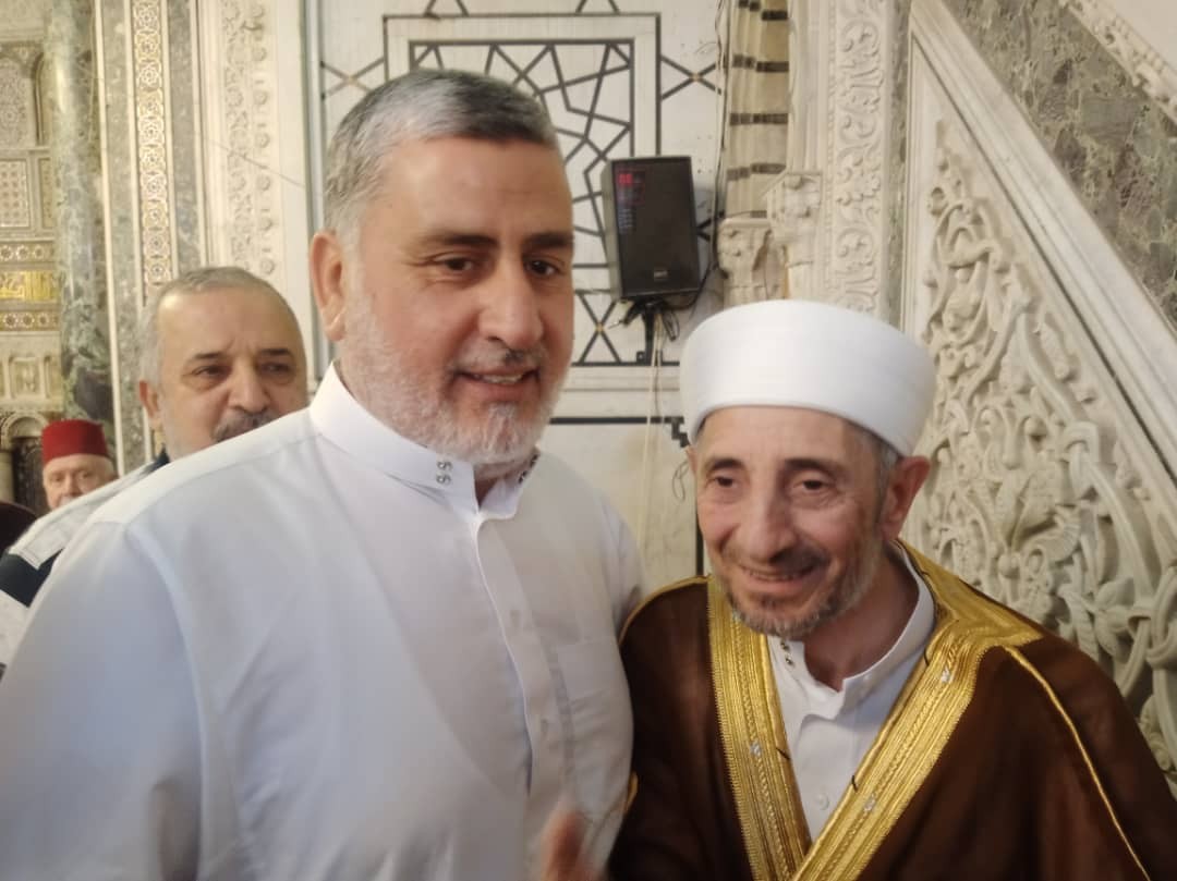 وفد من المكتب السياسي للجهاد يلتقي بالدكتور البوطي في المسجد الأموي عقب خطبة الجمعة 2.jfif