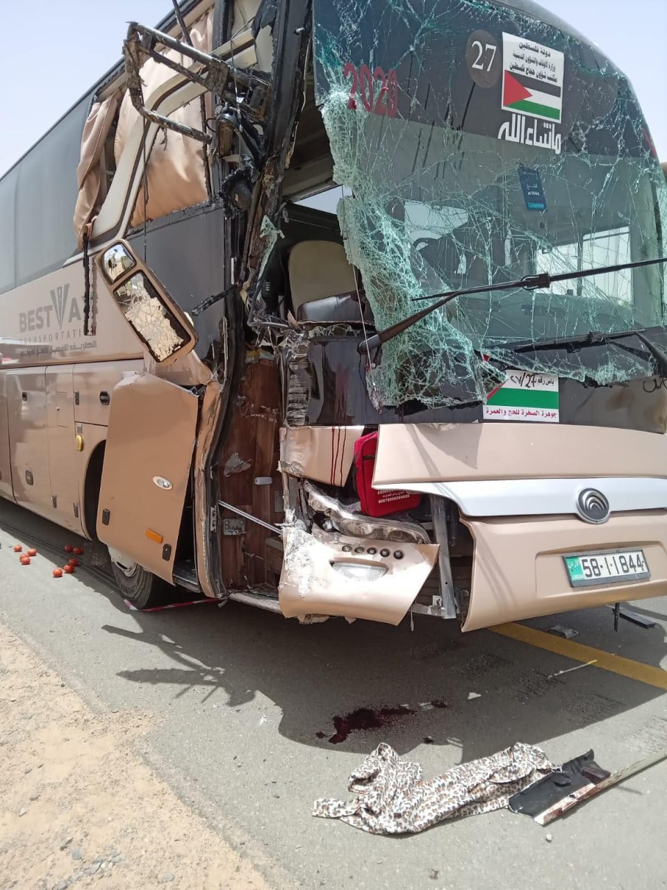 حادث سير في حافلة حجاج بيت الله في الخليل.jpg