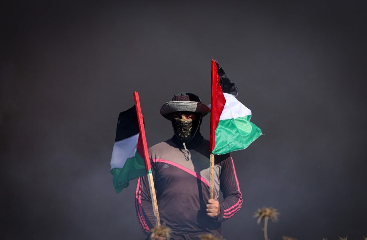 مظاهرات حاشدة على حدود غزة.jpg
