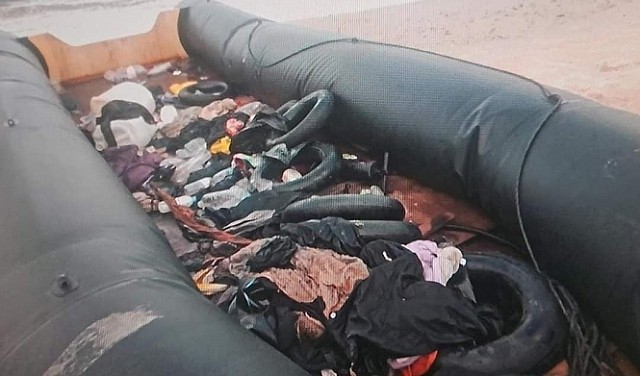 صور العثور على قارب قرب شاطئ نتانيا.jpg