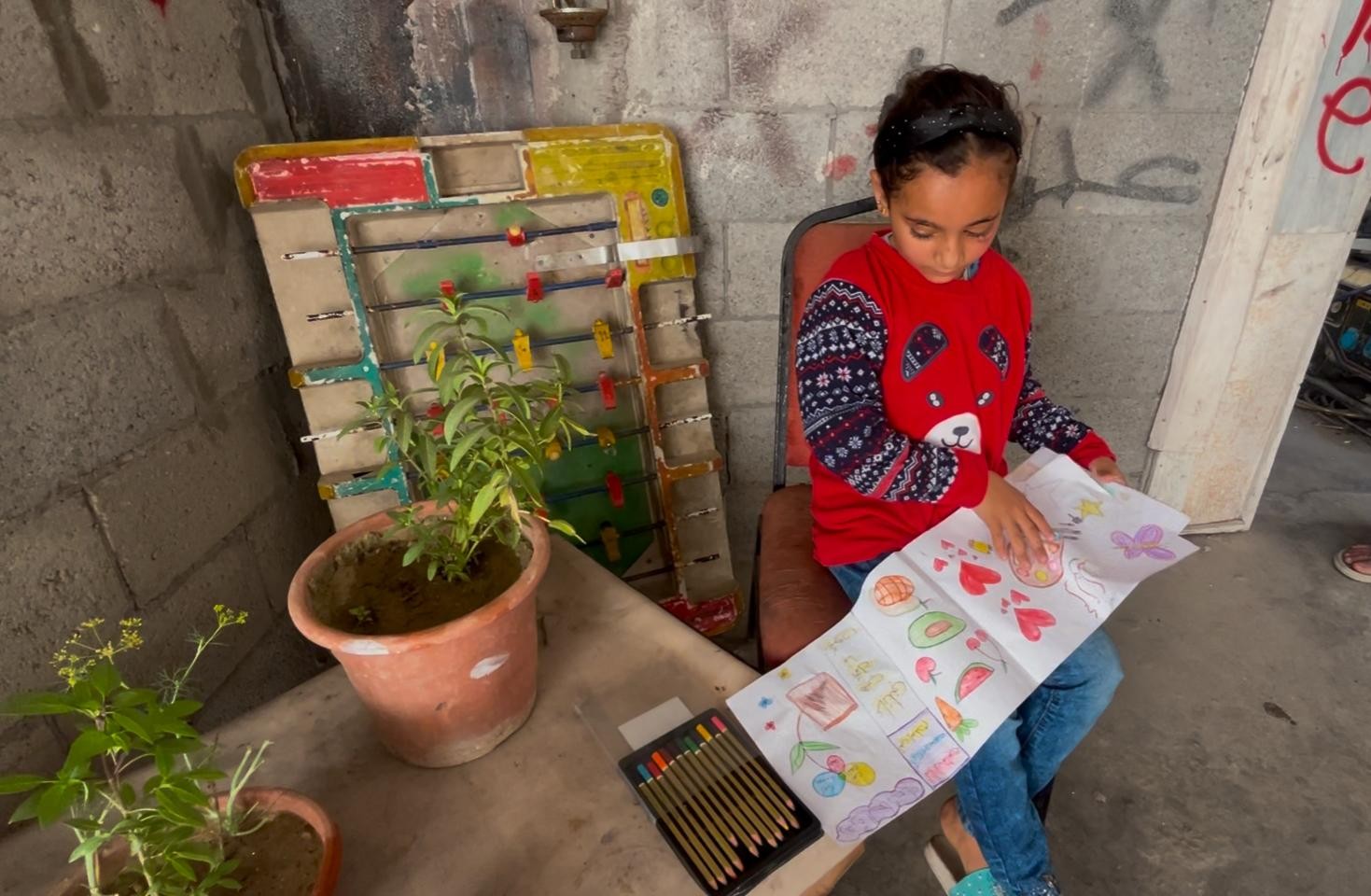 الطفلة ريماس خليفة الناجية الوحيدة من مجزرة إسرائيلية مرعبة