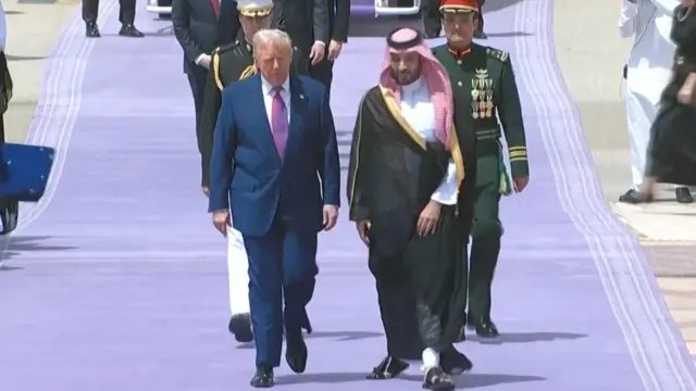 صور ترامب يصل إلى السعودية.webp