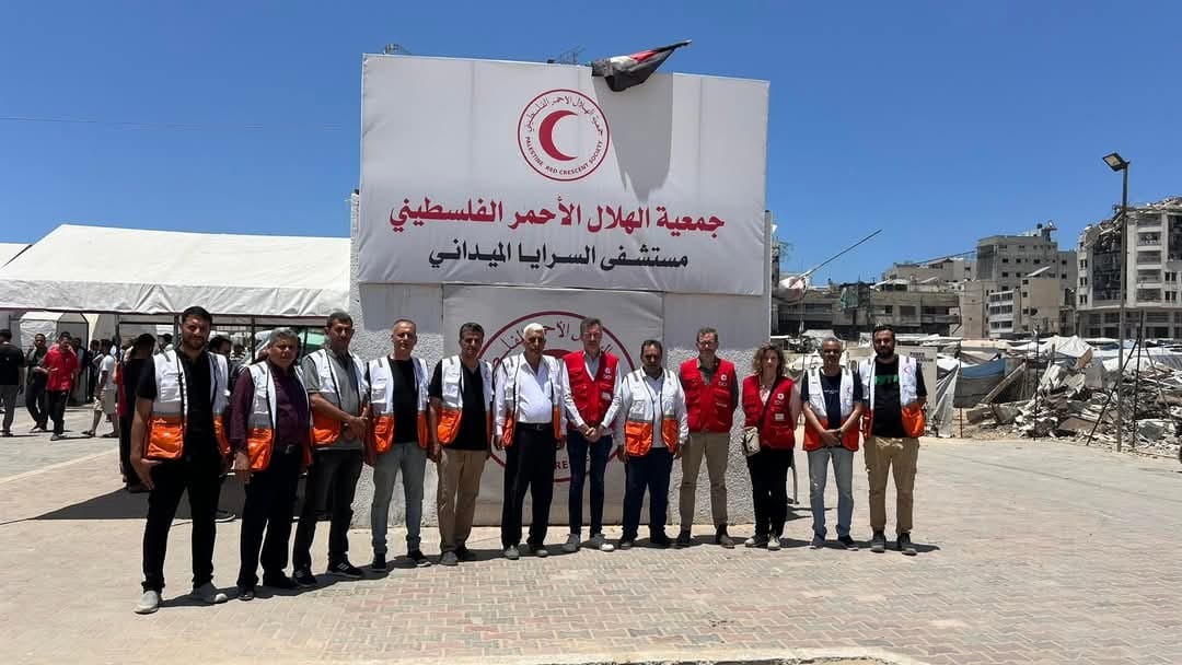 مدير الصليب الأحمر جوليان ليرسون يزور جمعية الهلال الأحمر الفلسطيني في غزة 6.jfif