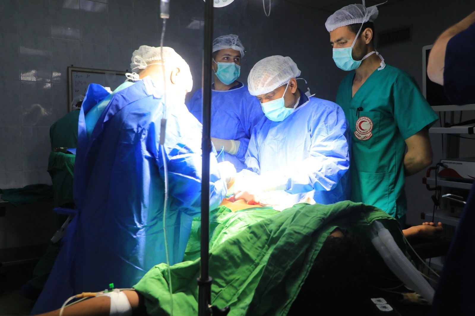 عمليات جراحية .. الهلال الأحمر الفلسطيني.jpg