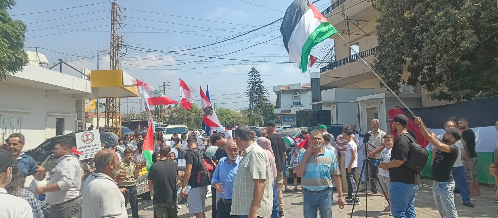 خلال الوقفة في المنية 2.jpg