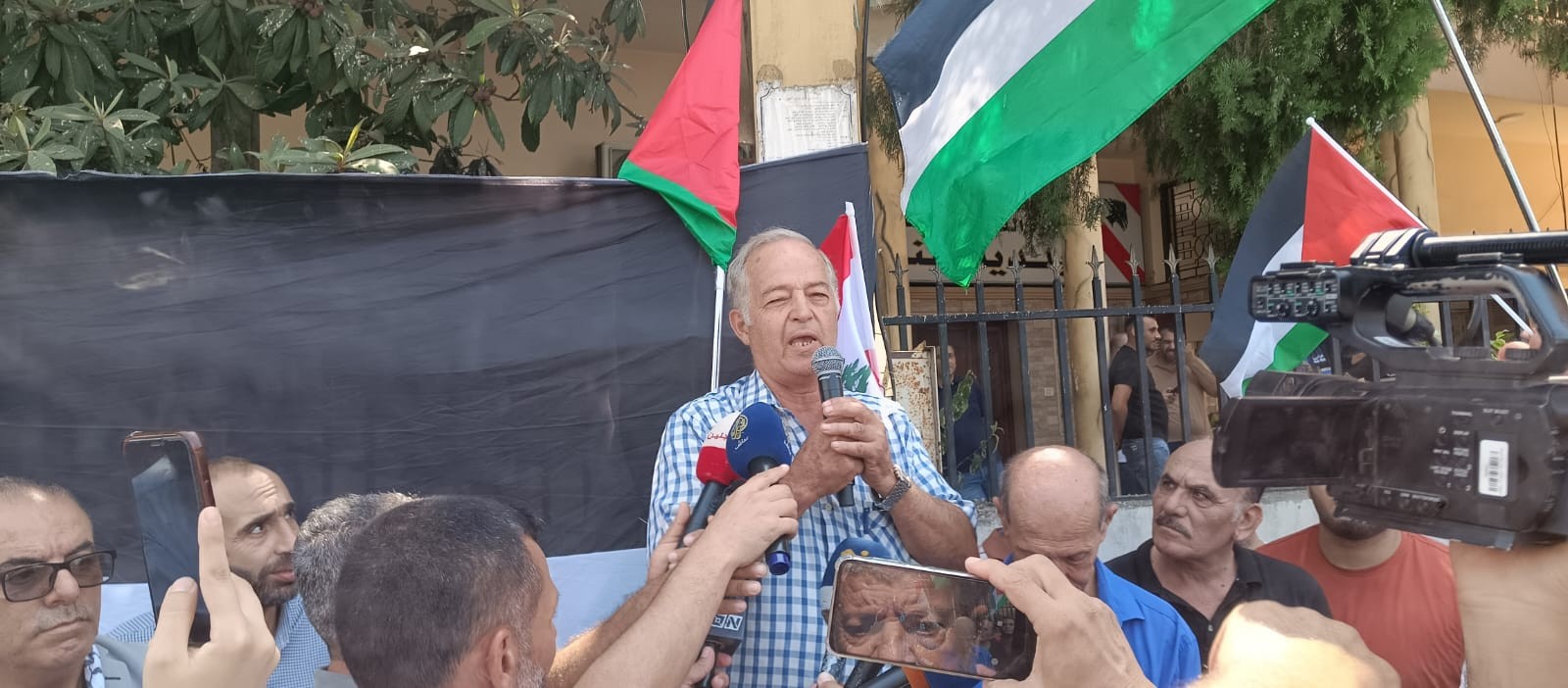 خلال الوقفة في المنية 3.jpg