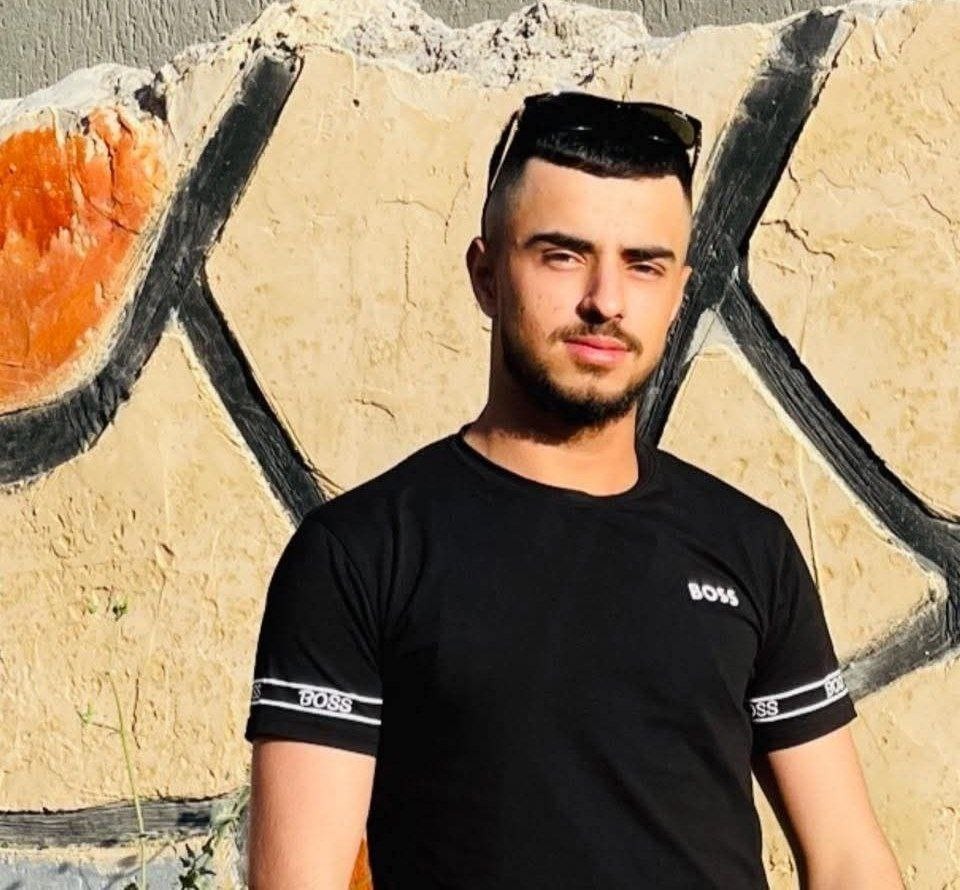 الشهيد الشاب أحمد سائد شحادة زيود.jpg