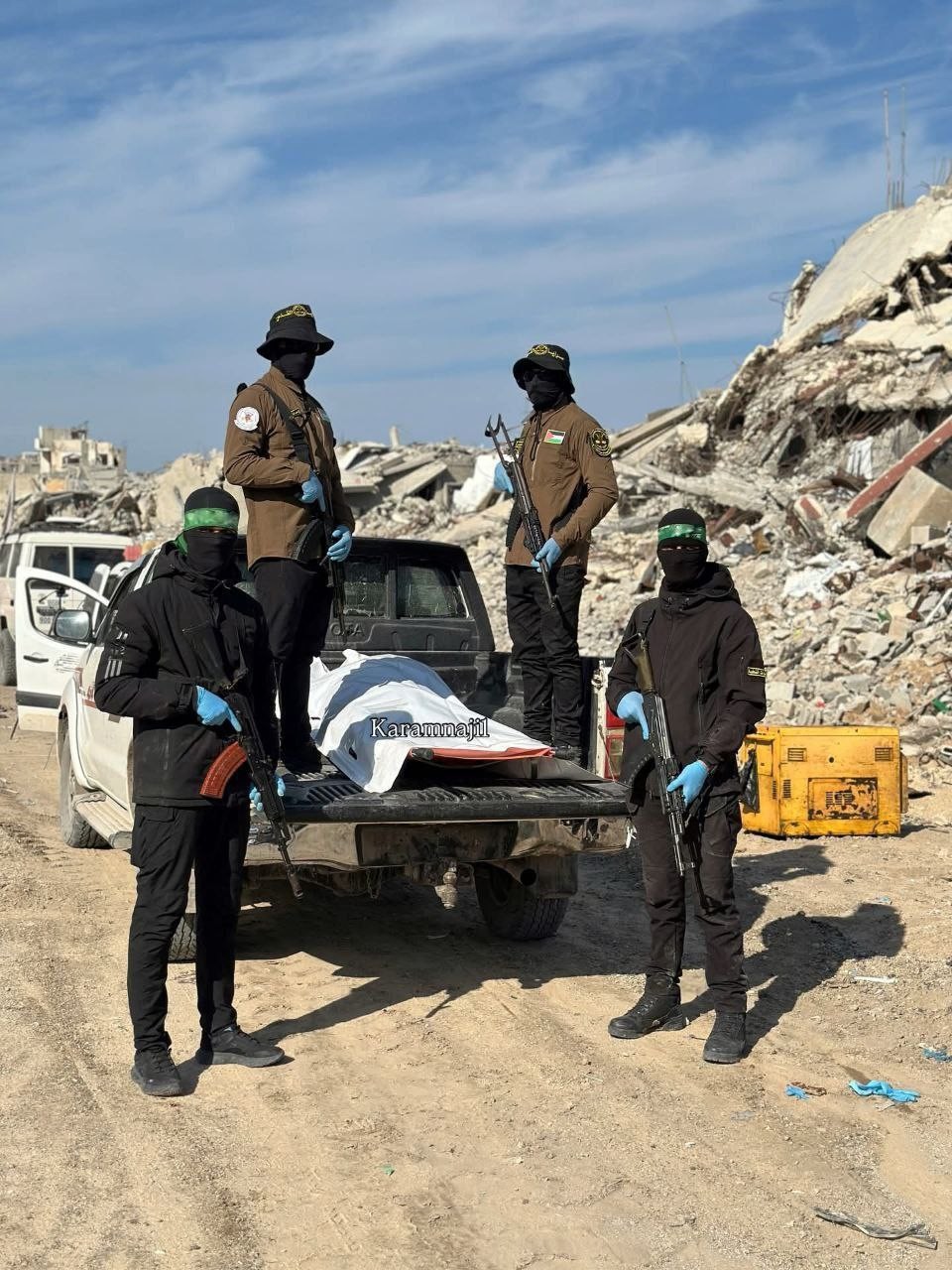 سرايا القدس و القسام تسلمان الصليب الأحمر جثة أسير إسرائيلي في بيت لاهيا