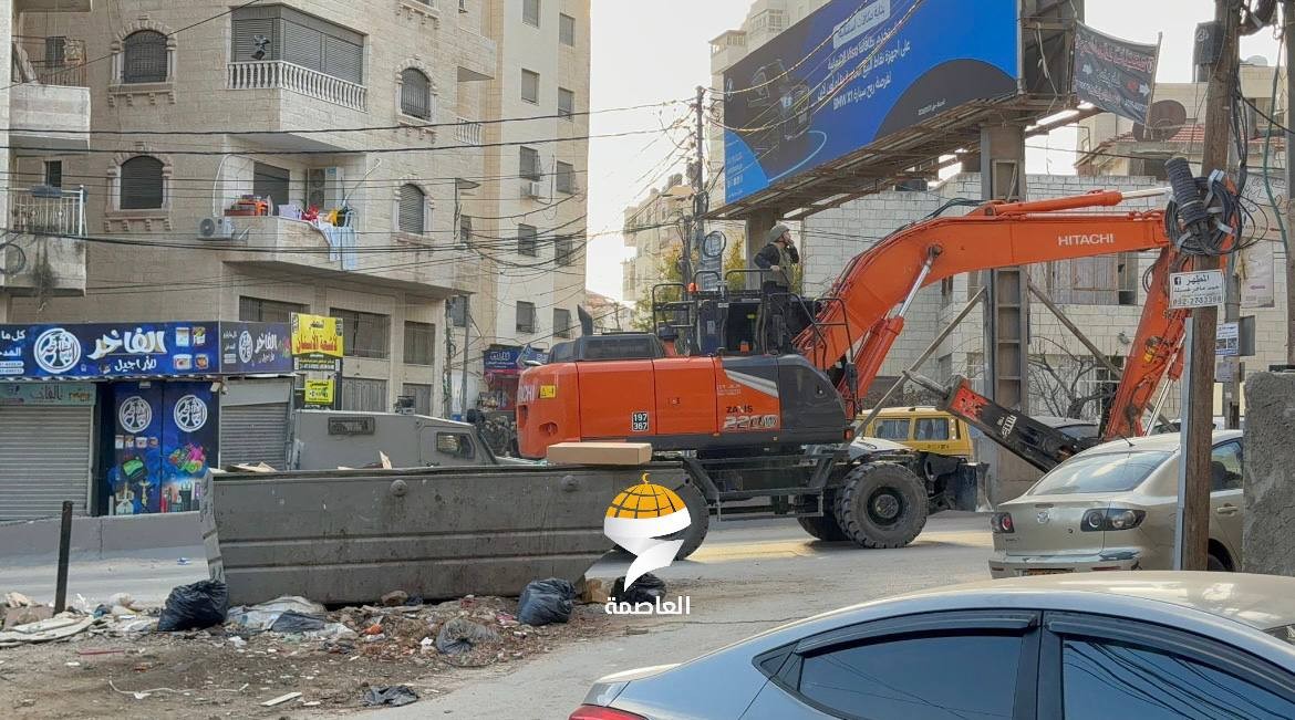 محدث بالفيديو والصور الاحتلال يشن عدوانا موسعا في قلنديا وكفر عقب.. 24 إصابة وهدم منشآت ومنازل