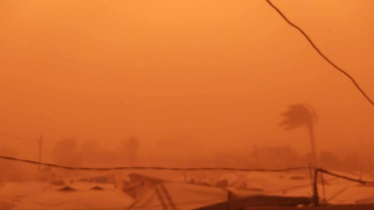 عاصفة رملية تضرب فلسطين المحتلة.jpg