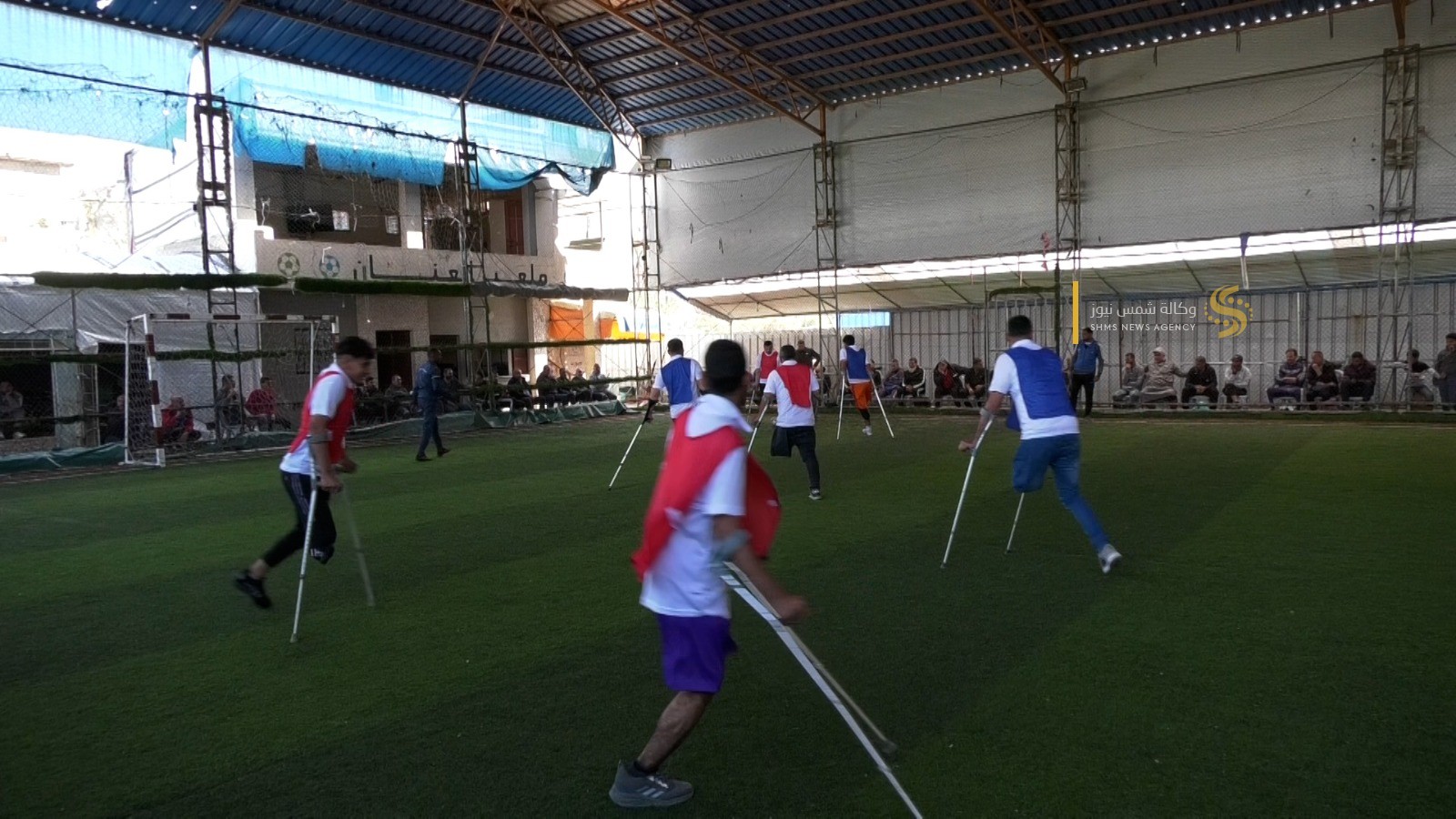 مبتورو غزة يمارسون كرة القدم 2.jpg