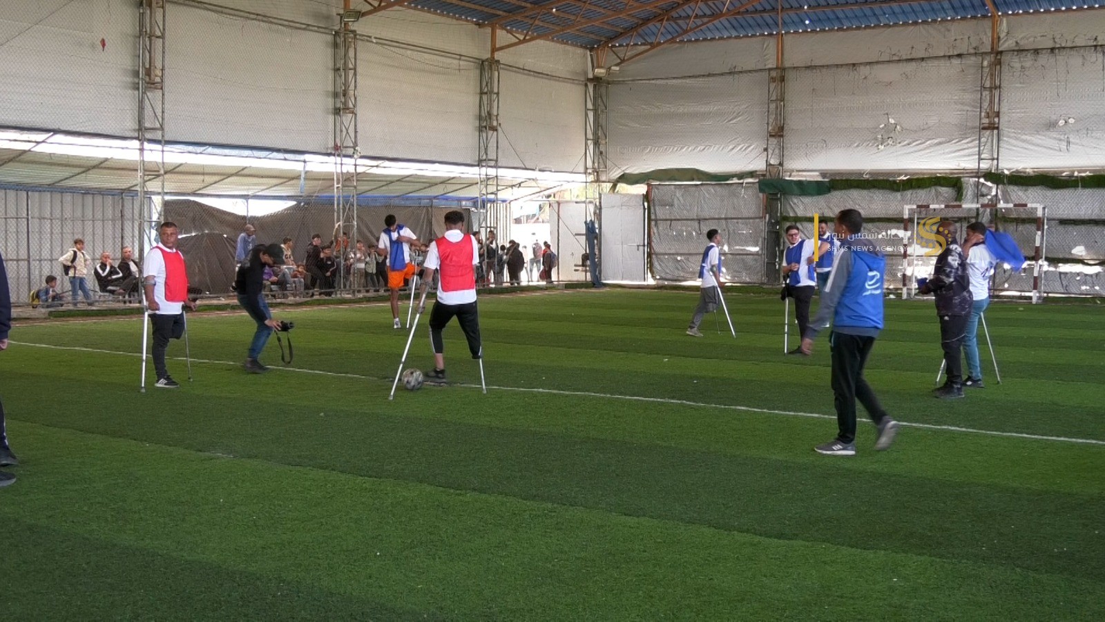 مبتورو غزة يمارسون كرة القدم 1.jpg