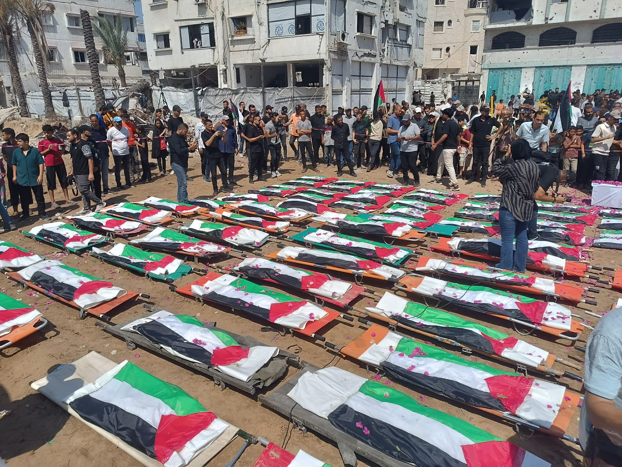 جنازة شهداء مجزرة عائلتي أبو شريعة والحساينة 1.jpg