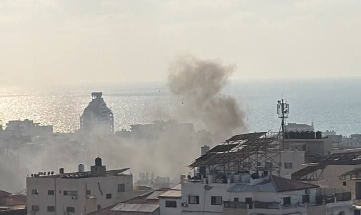 بالصور شهيدان بينهما طفلة و6 إصابات في غارة إسرائيلية غربي مدينة غزة