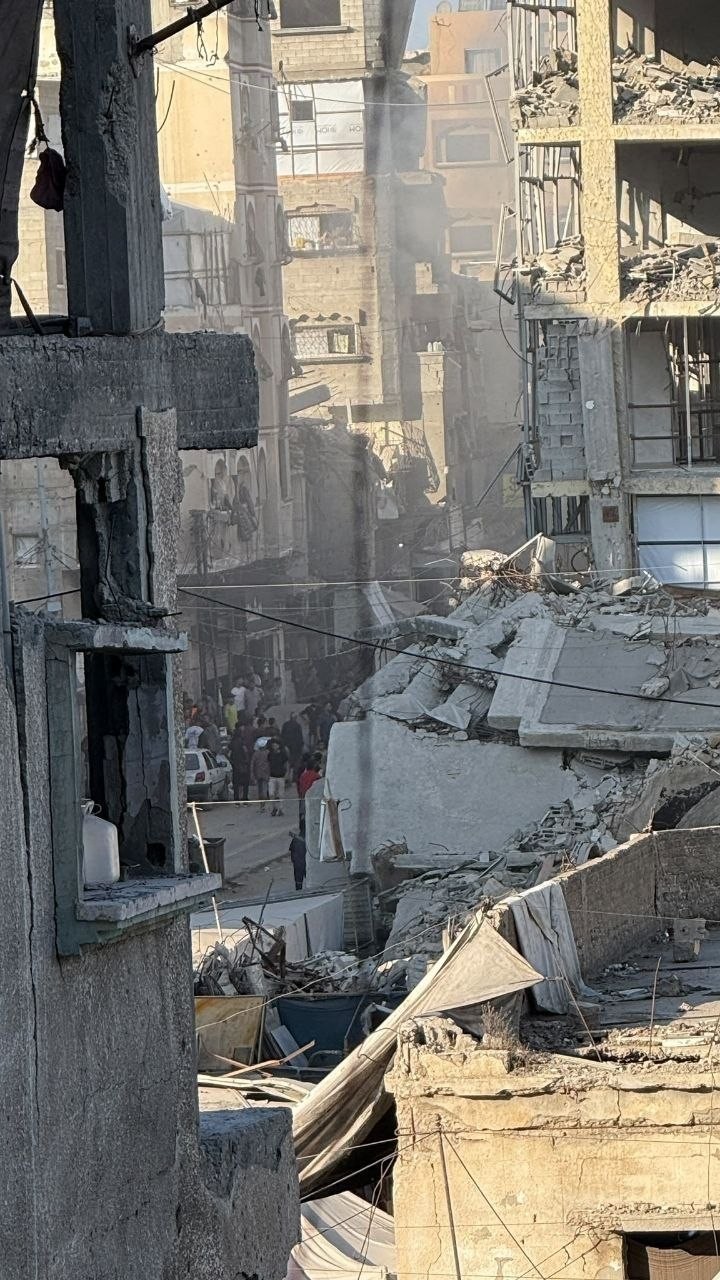 بالصور شهيدان بينهما طفلة و6 إصابات في غارة إسرائيلية غربي مدينة غزة