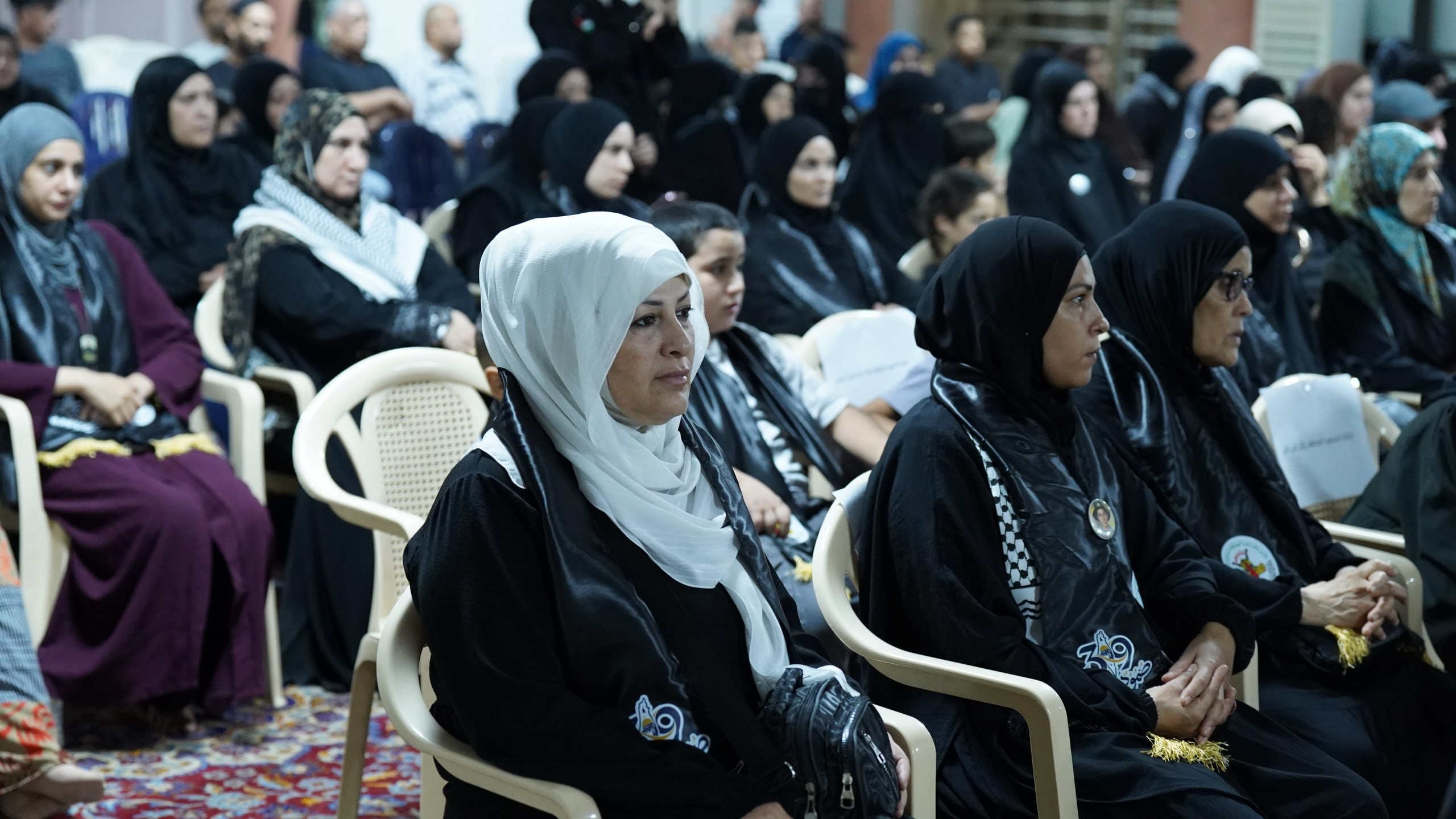 عائلات الشهداء.jpg